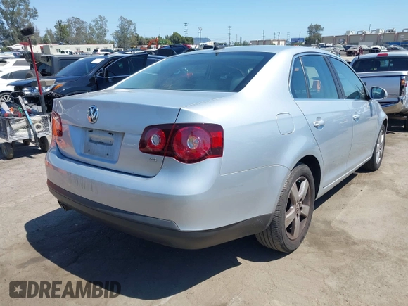 2008 Volkswagen Jetta SE with VIN 3VWRZ71K88M194577, listed as a IAAI auction lot 42406890 with 114,792 mi miles and . Bid and sale history available at DreamBid. Image 4.