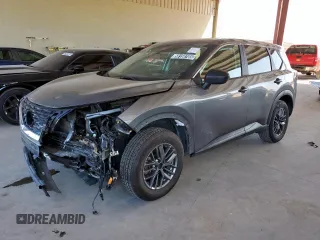 2023 Nissan Rogue S z VIN 5N1BT3AA7PC888694, wystawiony jako Copart lot #58158105 z przebiegiem 56 480 mil mil oraz Nie do naprawy • Non repairable. Historia ofert i sprzedaży dostępna na DreamBid. Obrazek 1.