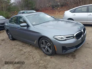 2021 BMW 5 Series 530i xDrive z VIN WBA13BJ05MWX32274, wystawiony jako IAAI lot #41903090 z przebiegiem 43 729 mil mil oraz . Historia ofert i sprzedaży dostępna na DreamBid. Obrazek 1.