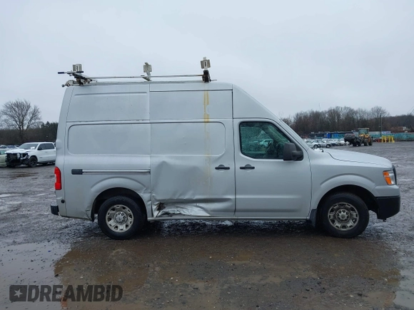 2016 Nissan NV Cargo SV z VIN 1N6BF0LY4GN807205, wystawiony jako IAAI lot #41321682 z przebiegiem 151 759 mil mil oraz . Historia ofert i sprzedaży dostępna na DreamBid. Obrazek 13.