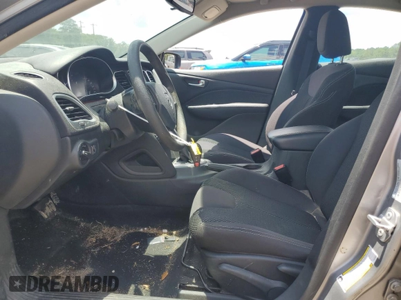 2015 Dodge Dart SXT z VIN 1C3CDFBB4FD236899, wystawiony jako Copart lot #61828915 z przebiegiem 58 590 mil mil oraz Szkoda całkowita • Salvage title. Historia ofert i sprzedaży dostępna na DreamBid. Obrazek 7.