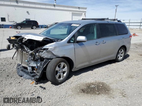 2011 Toyota Sienna LE AAS с VIN 5TDKK3DC9BS149113, выставлен на аукционе Copart как лот 56712085 с пробегом 212 294 миль миль и Списание • Salvage title. История ставок и продаж доступна на DreamBid. Изображение 1.