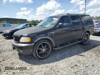 2001 Ford Expedition XLT z VIN 1FMRU15W21LB49679, wystawiony jako Copart lot #49127395 z przebiegiem Nie podano mil oraz Szkoda całkowita • Salvage title. Historia ofert i sprzedaży dostępna na DreamBid. Obrazek 1.