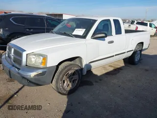 2005 Dodge Dakota SLT with VIN 1D7HE42KX5S251037, listed as a IAAI auction lot 41334761 with 202,865 mi miles and . Bid and sale history available at carsss.com. Image 2.