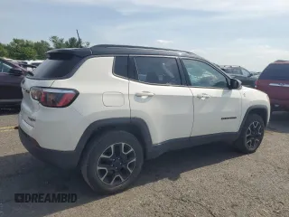 2019 Jeep Compass Trailhawk with VIN 3C4NJDDB5KT647778, listed as a Copart auction lot 62032515 with 51,505 mi miles and Salvage title. Bid and sale history available at DreamBid. Image 3.