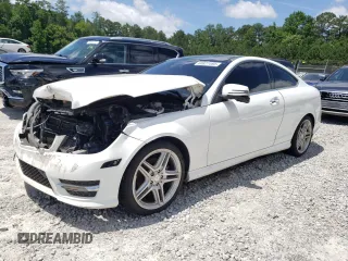 2014 Mercedes-Benz C 250 z VIN WDDGJ4HB9EG159547, wystawiony jako Copart lot #60827485 z przebiegiem 158 536 mil mil oraz Czysty tytuł • Clean title. Historia ofert i sprzedaży dostępna na DreamBid. Obrazek 1.