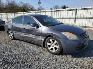 2009 Nissan Altima S with VIN 1N4AL21E69N493786, listed as a Copart auction lot 52427125 with 135,767 mi miles and Salvage Title. Bid and sale history available at DreamBid. Image 4.