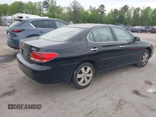 2005 Lexus ES 330 with VIN JTHBA30G655099467, listed as a IAAI auction lot 42095617 with 220,441 mi miles. Bid and sale history available at carsss.com. Image 4.