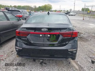 2021 Kia Forte LXS with VIN 3KPF24ADXME410282, listed as a IAAI auction lot 42004328 with 62,817 mi miles. Bid and sale history available at carsss.com. Image 16.