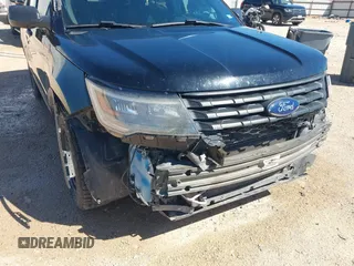 2017 Ford Police Interceptor Utility z VIN 1FM5K8ATXHGE30575, wystawiony jako IAAI lot #42070293 z przebiegiem 99 712 mil mil oraz . Historia ofert i sprzedaży dostępna na DreamBid. Obrazek 18.