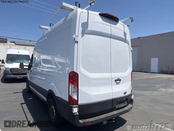 2023 Ford Transit Cargo z VIN 1FTBR1X82PKC09240, wystawiony jako IAAI lot #42818716 z przebiegiem 13 896 mil mil oraz . Historia ofert i sprzedaży dostępna na DreamBid. Obrazek 9.