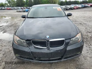 2006 BMW 3 Series 325i z VIN WBAVB13546KX39539, wystawiony jako Copart lot #54245225 z przebiegiem 217 453 mil mil oraz Czysty tytuł • Clean title. Historia ofert i sprzedaży dostępna na DreamBid. Obrazek 5.