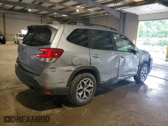 2023 Subaru Forester Premium z VIN JF2SKAEC0PH485152, wystawiony jako Copart lot #61529225 z przebiegiem 29 698 mil mil oraz Szkoda całkowita • Salvage title. Historia ofert i sprzedaży dostępna na DreamBid. Obrazek 3.
