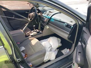 2014 Toyota Camry L with VIN 4T4BF1FK2ER404540, listed as a IAAI auction lot 40744025 with 1 mi miles. Bid and sale history available at carsss.com. Image 5.