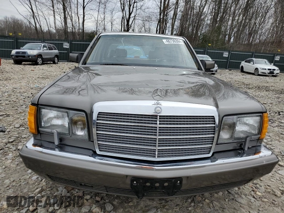 1986 Mercedes-Benz 420 Series 420SEL with VIN WDBCA35D4GA263506, listed as a Copart auction lot 48730394 with 154,858 mi miles and Salvage Title. Bid and sale history available at carsss.com. Image 5.