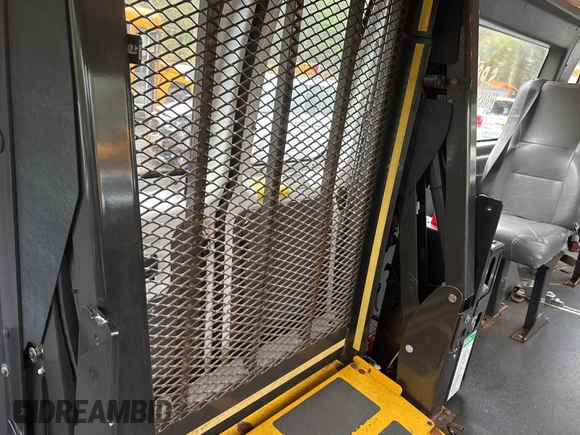 2013 Ford Econoline Cargo Commercial with VIN 1FTNS2EW8DDB04338, listed as a Copart auction lot 56190265 with 162,386 mi miles and Clean title. Bid and sale history available at DreamBid. Image 7.