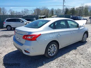 2019 Nissan Sentra SR with VIN 3N1AB7APXKY451032, listed as a IAAI auction lot 39229170 with 113,948 mi miles. Bid and sale history available at carsss.com. Image 4.