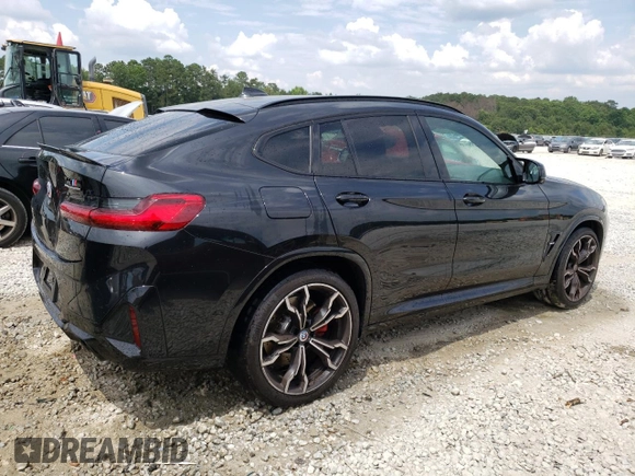 2022 BMW X4 M z VIN 5YM23EC02N9M62773, wystawiony jako Copart lot #53100254 z przebiegiem 9566 mil mil oraz Szkody całkowita. Historia ofert i sprzedaży dostępna na DreamBid. Obrazek 3.