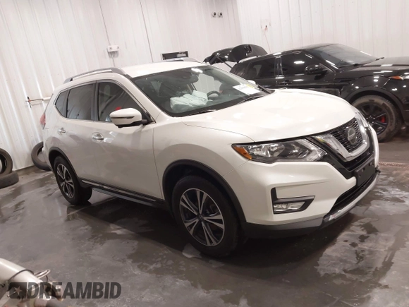 2018 Nissan Rogue SV z VIN 5N1AT2MV4JC809851, wystawiony jako IAAI lot #42018363 z przebiegiem 67 917 mil mil oraz . Historia ofert i sprzedaży dostępna na DreamBid. Obrazek 1.