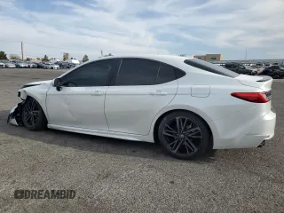 2025 Toyota Camry LE z VIN 4T1DAACK9SU016805, wystawiony jako Copart lot #51182295 z przebiegiem 9 937 mil mil oraz Szkoda całkowita • Salvage title. Historia ofert i sprzedaży dostępna na DreamBid. Obrazek 2.