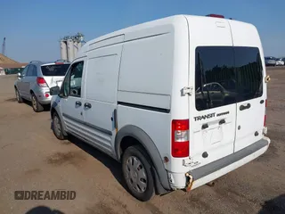 2010 Ford Transit Connect XLT z VIN NM0LS7DN9AT004230, wystawiony jako IAAI lot #42655333 z przebiegiem 123 774 mil mil oraz . Historia ofert i sprzedaży dostępna na DreamBid. Obrazek 3.