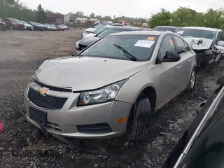 2014 Chevrolet Cruze 1LT with VIN 1G1PC5SB7E7476495, listed as a IAAI auction lot 38513578 with Not Provided miles and . Bid and sale history available at DreamBid. Image 2.