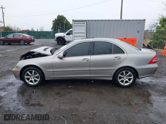 2007 Mercedes-Benz C 280 Luxury with VIN WDBRF92H27F882209, listed as a IAAI auction lot 41834105 with 174,656 mi miles and . Bid and sale history available at DreamBid. Image 14.
