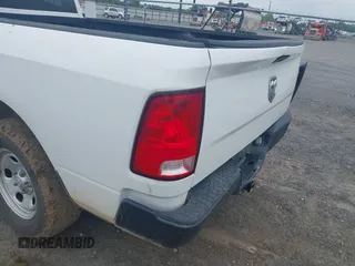 2015 Ram 1500 Tradesman z VIN 3C6JR6DT4FG651855, wystawiony jako IAAI lot #42286054 z przebiegiem 119 894 mil mil oraz . Historia ofert i sprzedaży dostępna na DreamBid. Obrazek 19.