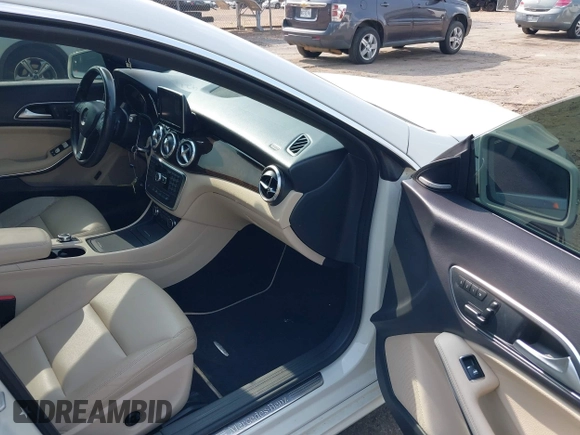 2014 Mercedes-Benz CLA 250 с VIN WDDSJ4EBXEN113882, выставлен на аукционе IAAI как лот 42426754 с пробегом 121 138 миль миль и . История ставок и продаж доступна на DreamBid. Изображение 5.