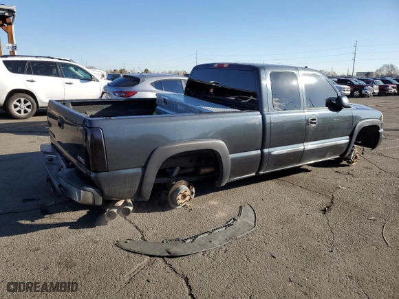 2004 GMC Sierra 1500 SLT with VIN 1GTEK19T44E393660, listed as a Copart auction lot 47987365 with 215,828 mi miles and Clean Title. Bid and sale history available at carsss.com. Image 3.