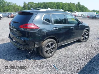 2020 Nissan Rogue SV z VIN JN8AT2MT6LW004605, wystawiony jako IAAI lot #42429525 z przebiegiem 87 349 mil mil oraz . Historia ofert i sprzedaży dostępna na DreamBid. Obrazek 4.