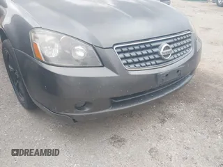 2005 Nissan Altima 2.5 S with VIN 1N4AL11D45C236617, listed as a IAAI auction lot 41913464 with 177,676 mi miles. Bid and sale history available at carsss.com. Image 6.