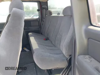 2003 Chevrolet Silverado 2500 LS z VIN 1GCGK29U43Z166595, wystawiony jako IAAI lot #42259952 z przebiegiem 179 831 mil mil oraz . Historia ofert i sprzedaży dostępna na DreamBid. Obrazek 8.