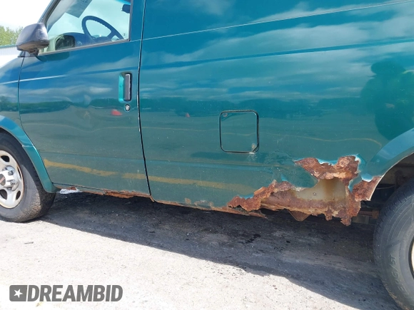 2004 GMC Safari z VIN 1GTDL19X74B503033, wystawiony jako IAAI lot #42316603 z przebiegiem 178 865 mil mil oraz . Historia ofert i sprzedaży dostępna na DreamBid. Obrazek 13.