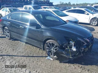2018 Nissan Altima 2.5 SR with VIN 1N4AL3AP7JC273693, listed as a IAAI auction lot 40902166 with 130,648 mi miles. Bid and sale history available at carsss.com. Image 1.