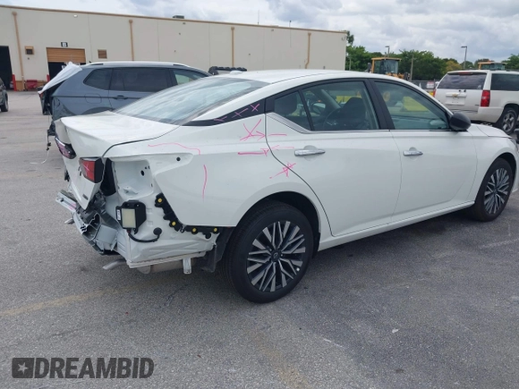 2025 Nissan Altima SV with VIN 1N4BL4DW9SN354116, listed as a IAAI auction lot 41757622 with 3,013 mi miles and . Bid and sale history available at DreamBid. Image 4.