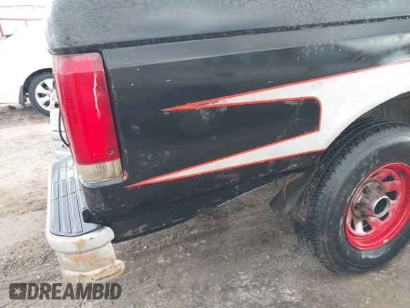 1990 Ford F-150 with VIN 1FTEX15H0LKB34683, listed as a IAAI auction lot 41468440 with 23,706 mi miles. Bid and sale history available at carsss.com. Image 6.