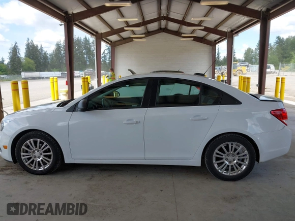 2015 Chevrolet Cruze LS z VIN 1G1PA5SG6F7278428, wystawiony jako IAAI lot #42325454 z przebiegiem 87 930 mil mil oraz . Historia ofert i sprzedaży dostępna na DreamBid. Obrazek 14.