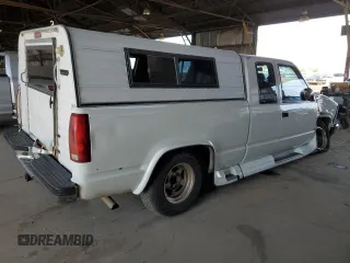 1994 GMC Sierra 1500 with VIN 1GDEC19K8RE532146, listed as a Copart auction lot 52120825 with 232,171 mi miles and Salvage Title. Bid and sale history available at DreamBid. Image 3.