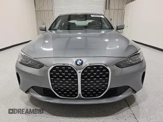 2024 BMW 4 Series 430i z VIN WBA53AP01RCR82185, wystawiony jako Copart lot #55703945 z przebiegiem 24 906 mil mil oraz Czysty tytuł • Clean title. Historia ofert i sprzedaży dostępna na DreamBid. Obrazek 5.