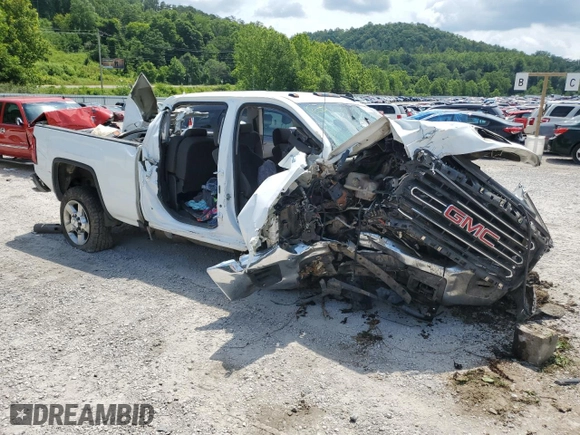 2018 GMC Sierra 2500HD Denali with VIN 1GT12SEY9JF231003, listed as a Copart auction lot 59562743 with 0 mi miles and Salvage Title. Bid and sale history available at carsss.com. Image 4.