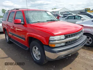 2001 Chevrolet Tahoe LS with VIN 1GNEK13T81R209096, listed as a IAAI auction lot 42108027 with 204,730 mi miles. Bid and sale history available at carsss.com. Image 1.