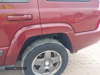 2007 Jeep Commander Sport с VIN 1J8HH48K07C625556, выставлен на аукционе IAAI как лот 42361307 с пробегом 168 630 миль миль и . История ставок и продаж доступна на DreamBid. Изображение 12.