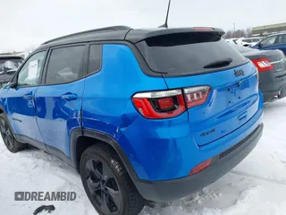 2019 Jeep Compass Latitude with VIN 3C4NJDBB4KT682525, listed as a IAAI auction lot 41565529 with 85,764 mi miles. Bid and sale history available at carsss.com. Image 3.
