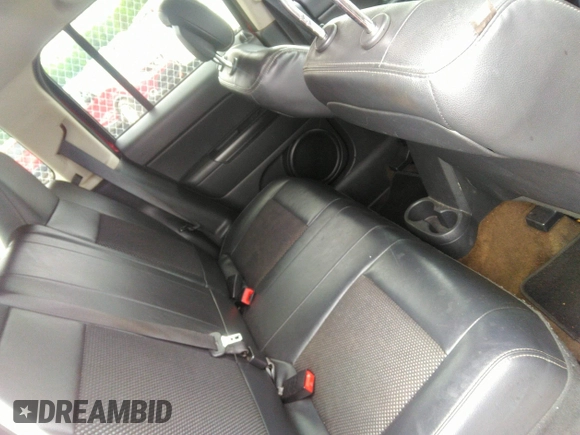 2016 Jeep Patriot Sport z VIN 1C4NJPBA0GD716594, wystawiony jako IAAI lot #42375983 z przebiegiem 150 873 mil mil oraz . Historia ofert i sprzedaży dostępna na DreamBid. Obrazek 8.