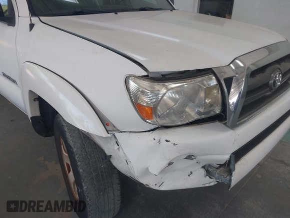 2009 Toyota Tacoma PreRunner with VIN 3TMJU62N49M090994, listed as a IAAI auction lot 41787065 with 207,386 mi miles. Bid and sale history available at carsss.com. Image 6.
