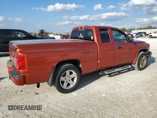 2008 Dodge Dakota z VIN 1D7HW62K78S501945, wystawiony jako Copart lot #46787265 z przebiegiem 148 742 mil mil oraz Szkoda całkowita • Salvage title. Historia ofert i sprzedaży dostępna na DreamBid. Obrazek 3.