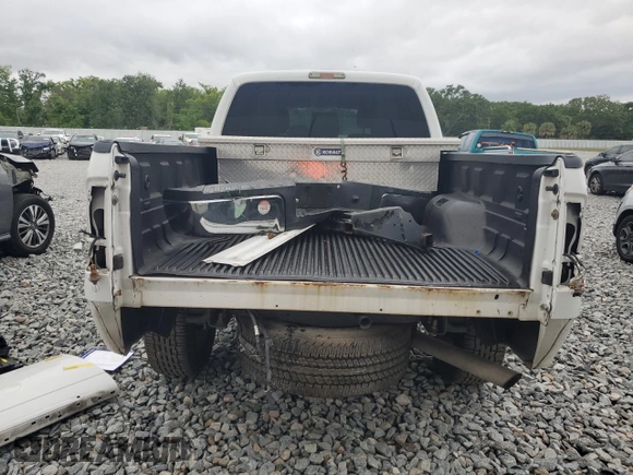 2016 Ford F-250 XL z VIN 1FT7W2A61GEC04430, wystawiony jako Copart lot #52383415 z przebiegiem 136 451 mil mil oraz Szkoda całkowita • Salvage title. Historia ofert i sprzedaży dostępna na DreamBid. Obrazek 6.