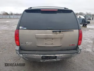 2007 GMC Yukon XL SLT with VIN 1GKFK16327J266852, listed as a IAAI auction lot 41198942 with 243,905 mi miles. Bid and sale history available at carsss.com. Image 15.