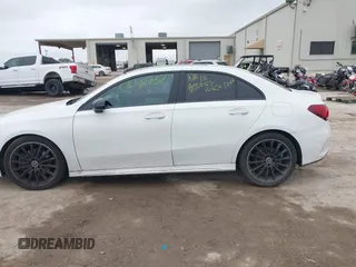 2019 Mercedes-Benz A 220 z VIN WDD3G4EB5KW012029, wystawiony jako IAAI lot #41608407 z przebiegiem 87 421 mil mil oraz . Historia ofert i sprzedaży dostępna na DreamBid. Obrazek 14.